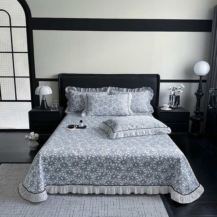 91家纺网 家纺一手货源 找家纺 卡罗兰 2026新款床盖凉席凉感豆豆凉席花边床盖冰豆豆凉席单件三件套-繁花系列 繁花-藏蓝