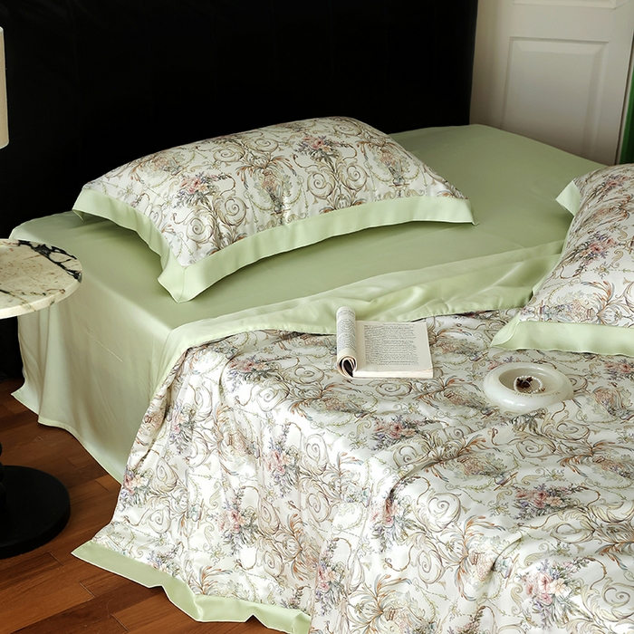 91家纺网 家纺一手货源 找家纺 久典家居 2026新款20%桑蚕丝+80%聚酯纤维宽边夏被四件套 邂逅