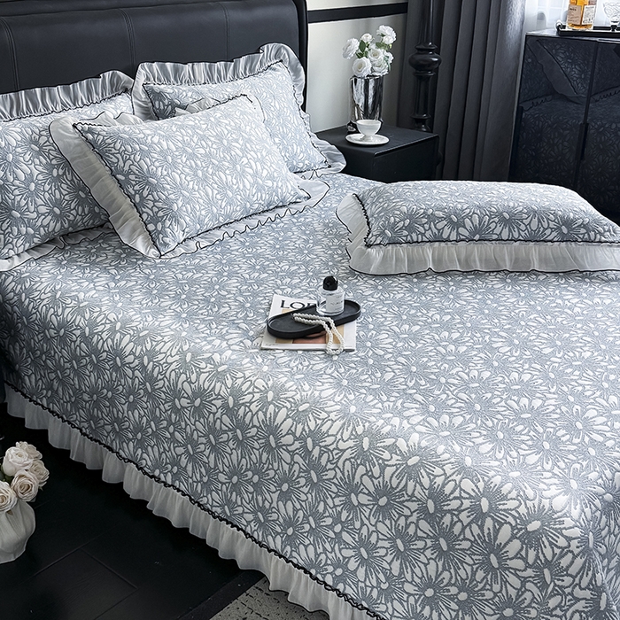 91家纺网 家纺一手货源 找家纺 卡罗兰 2026新款床盖凉席凉感豆豆凉席花边床盖冰豆豆凉席单件三件套-繁花系列 繁花-藏蓝