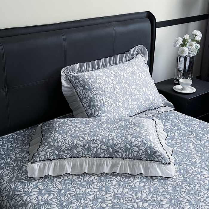 91家纺网 家纺一手货源 找家纺 卡罗兰 2026新款床盖凉席凉感豆豆凉席花边床盖冰豆豆凉席单件三件套-繁花系列 繁花-藏蓝