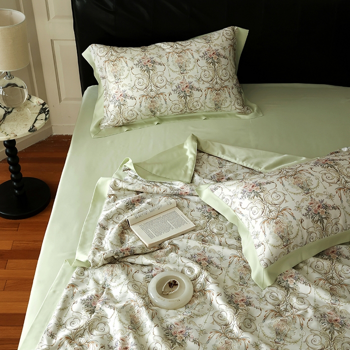 91家纺网 家纺一手货源 找家纺 久典家居 2026新款20%桑蚕丝+80%聚酯纤维宽边夏被四件套 邂逅