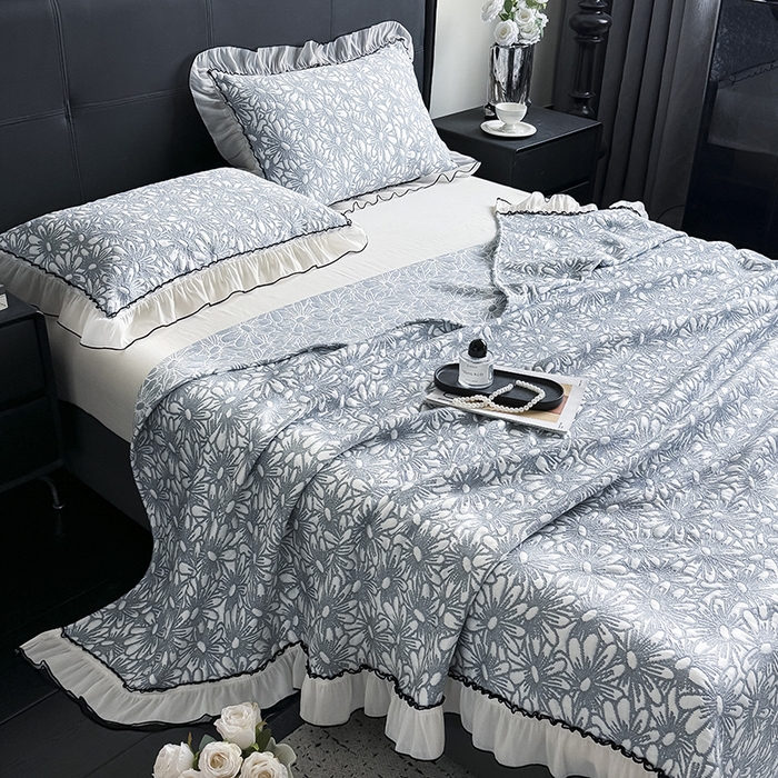 91家纺网 家纺一手货源 找家纺 卡罗兰 2026新款床盖凉席凉感豆豆凉席花边床盖冰豆豆凉席单件三件套-繁花系列 繁花-藏蓝