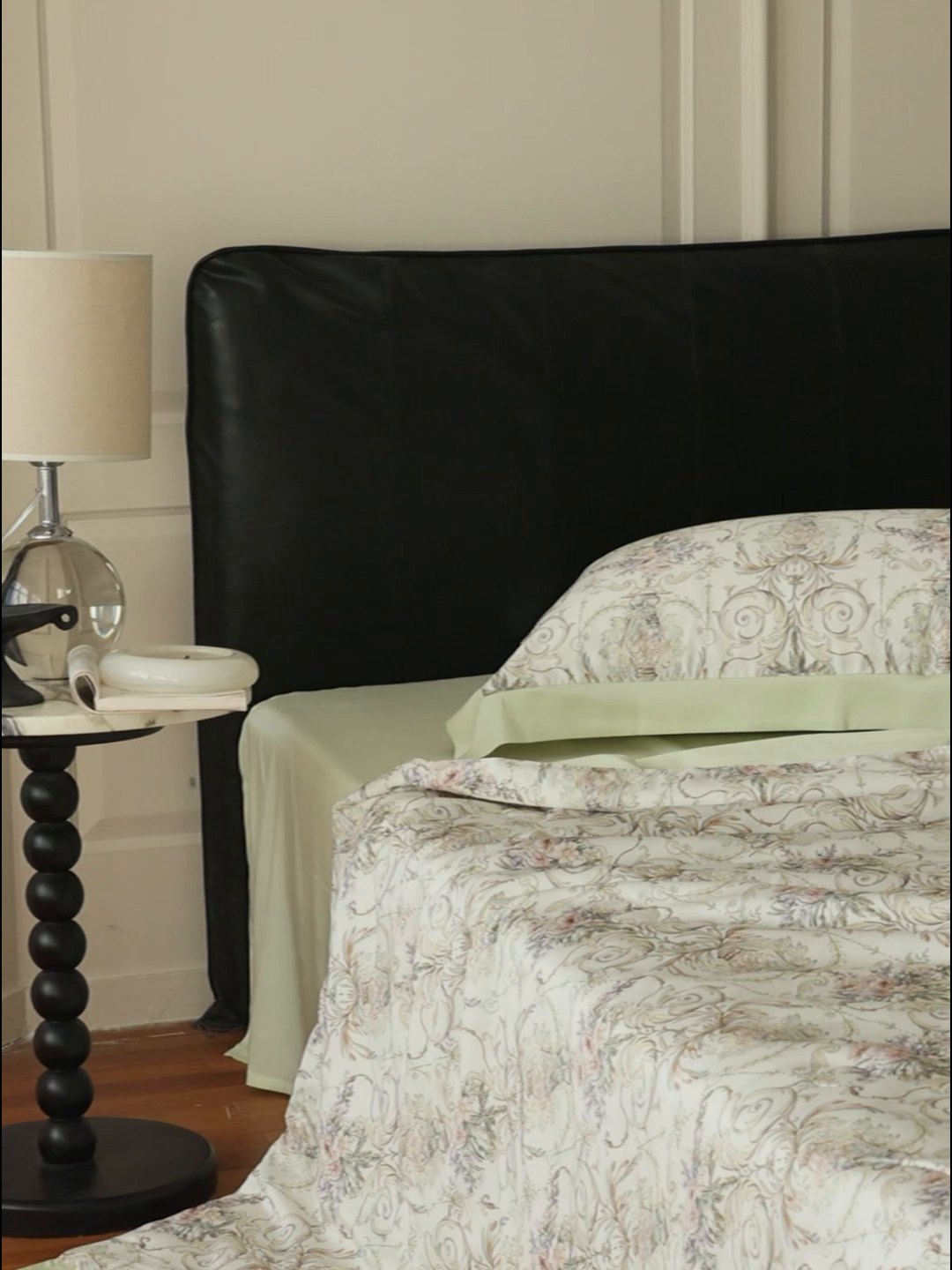 91家纺网 家纺一手货源 找家纺 久典家居 2026新款20%桑蚕丝+80%聚酯纤维宽边夏被四件套 邂逅