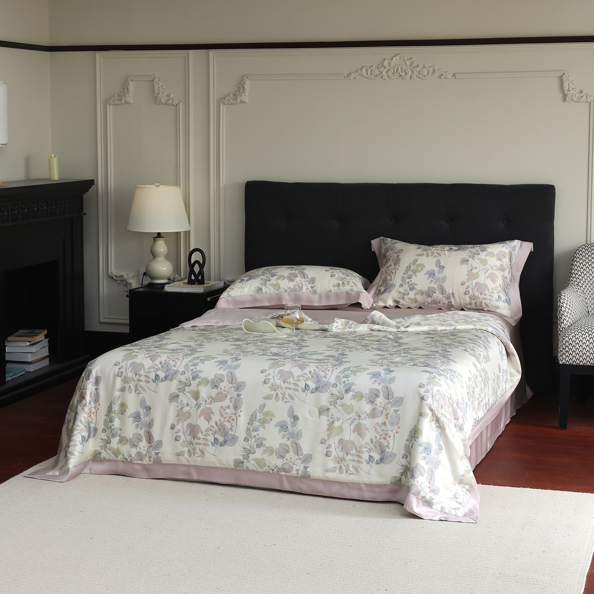 91家纺网 家纺一手货源 找家纺 久典家居 2026新款20%桑蚕丝+80%聚酯纤维宽边夏被四件套 英格丽