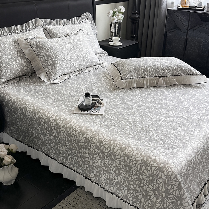 91家纺网 家纺一手货源 找家纺 卡罗兰 2026新款床盖凉席凉感豆豆凉席花边床盖冰豆豆凉席单件三件套-繁花系列 繁花-浅灰