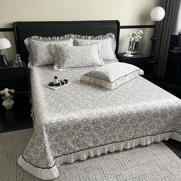 91家纺网 家纺一手货源 找家纺 卡罗兰 2026新款床盖凉席凉感豆豆凉席花边床盖冰豆豆凉席单件三件套-繁花系列 繁花-浅灰