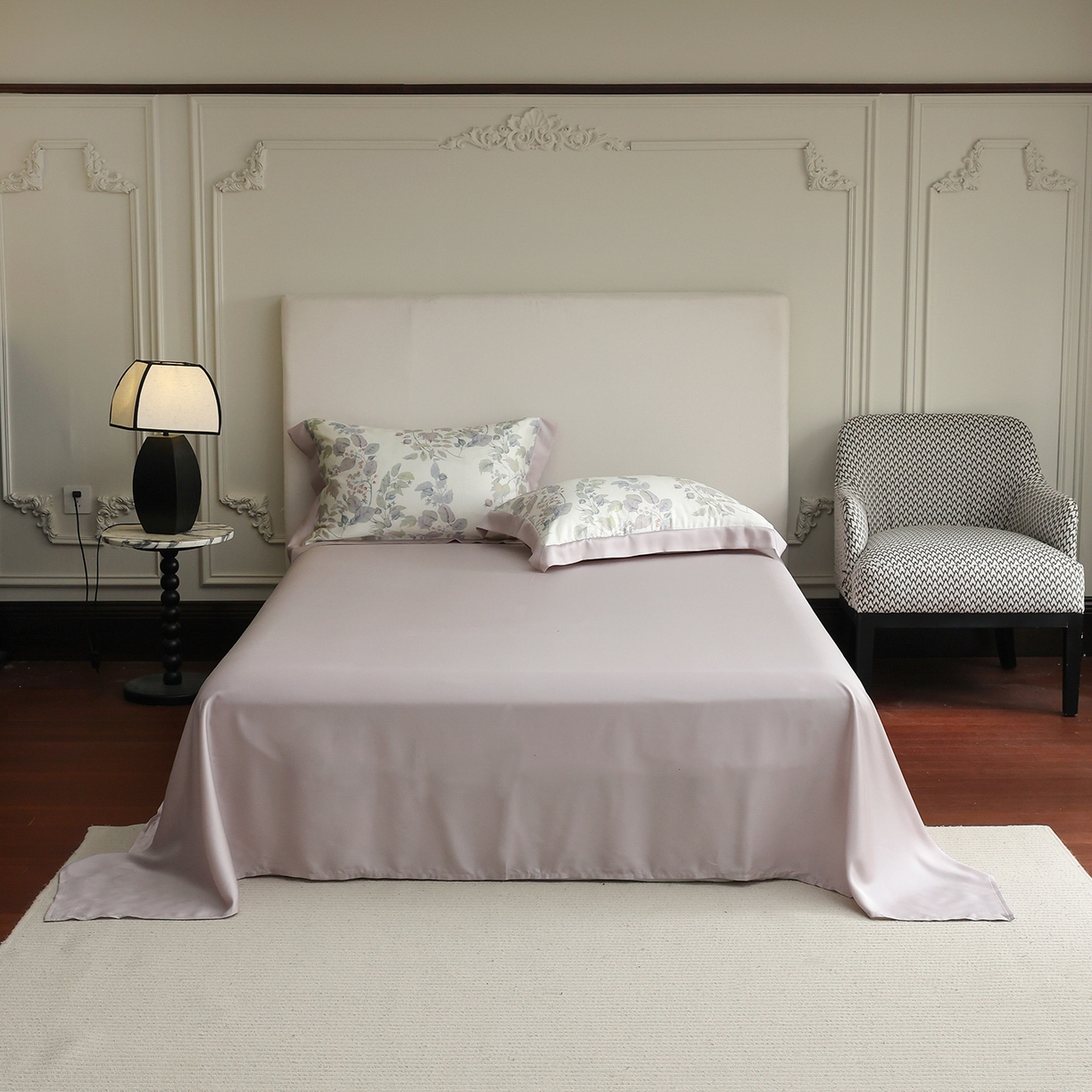 91家纺网 家纺一手货源 找家纺 久典家居 2026新款20%桑蚕丝+80%聚酯纤维宽边夏被四件套 英格丽