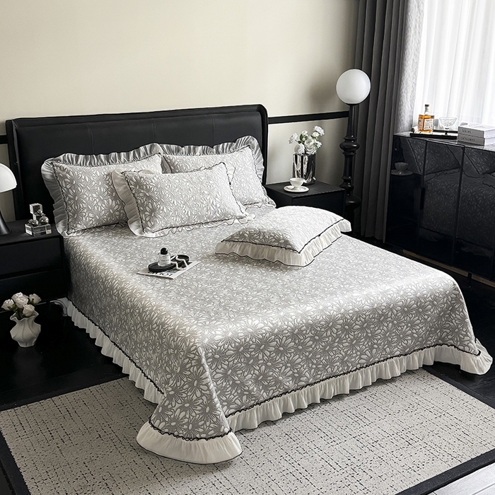 91家纺网 家纺一手货源 找家纺 卡罗兰 2026新款床盖凉席凉感豆豆凉席花边床盖冰豆豆凉席单件三件套-繁花系列 繁花-浅灰