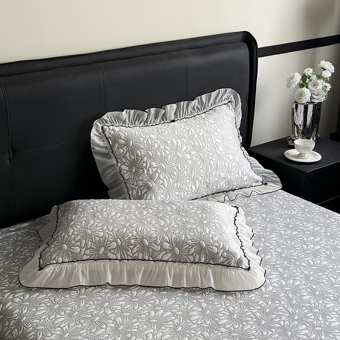 91家纺网 家纺一手货源 找家纺 卡罗兰 2026新款床盖凉席凉感豆豆凉席花边床盖冰豆豆凉席单件三件套-繁花系列 繁花-浅灰