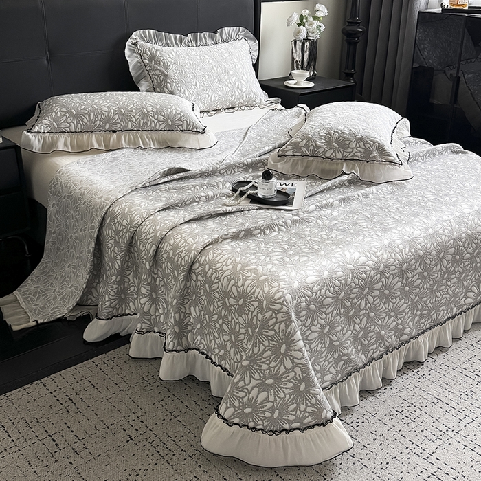 91家纺网 家纺一手货源 找家纺 卡罗兰 2026新款床盖凉席凉感豆豆凉席花边床盖冰豆豆凉席单件三件套-繁花系列 繁花-浅灰