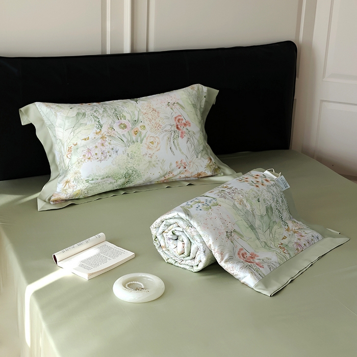 91家纺网 家纺一手货源 找家纺 久典家居 2026新款20%桑蚕丝+80%聚酯纤维宽边夏被四件套 知夏