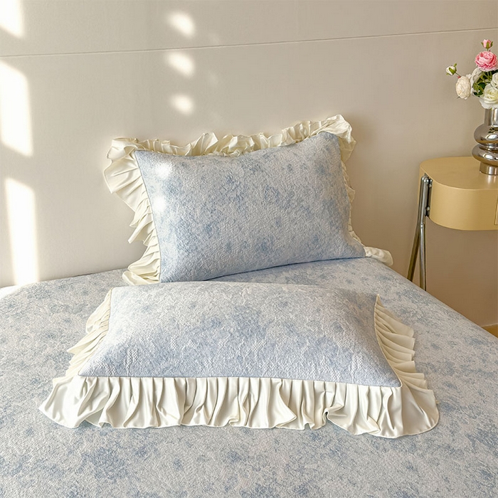 91家纺网 家纺一手货源 找家纺 莱家富 2026新款A类母婴级法式浪漫冰豆豆凉席夏天冰丝席凉感值0.21可机洗家用软席床 花园布鲁蓝