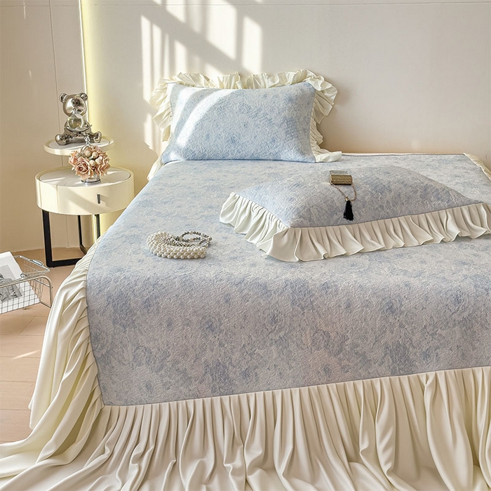 91家纺网 家纺一手货源 找家纺 莱家富 2026新款A类母婴级法式浪漫冰豆豆凉席夏天冰丝席凉感值0.21可机洗家用软席床 花园布鲁蓝