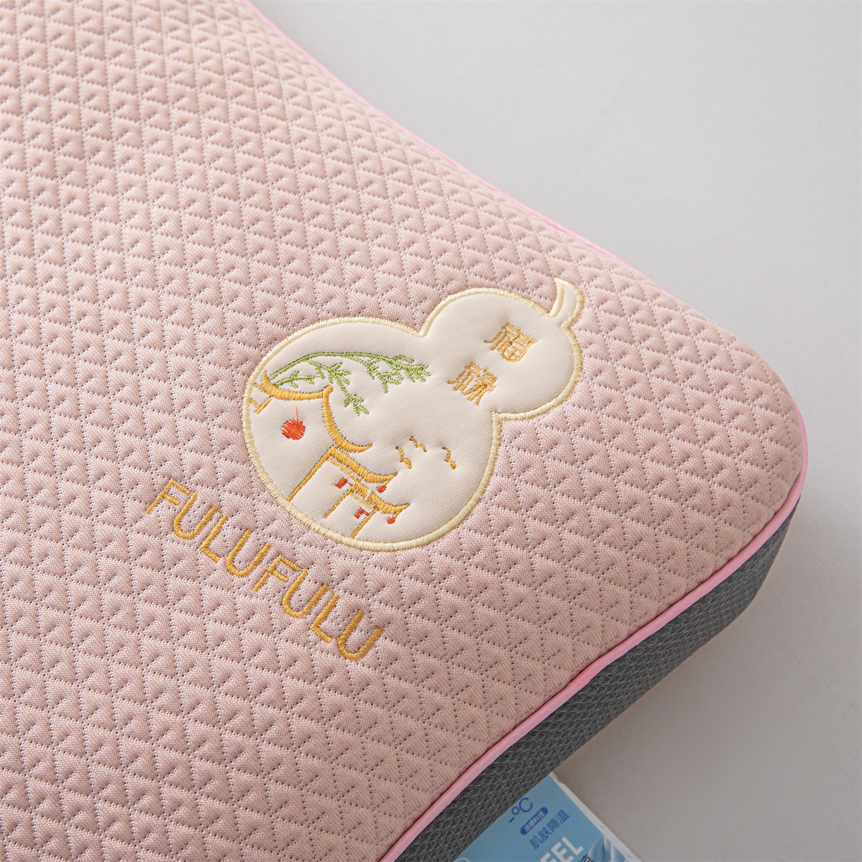 91家纺网 家纺一手货源 找家纺 麦肯锡 2026新款菱形福禄立体荞麦枕枕头枕芯 粉色