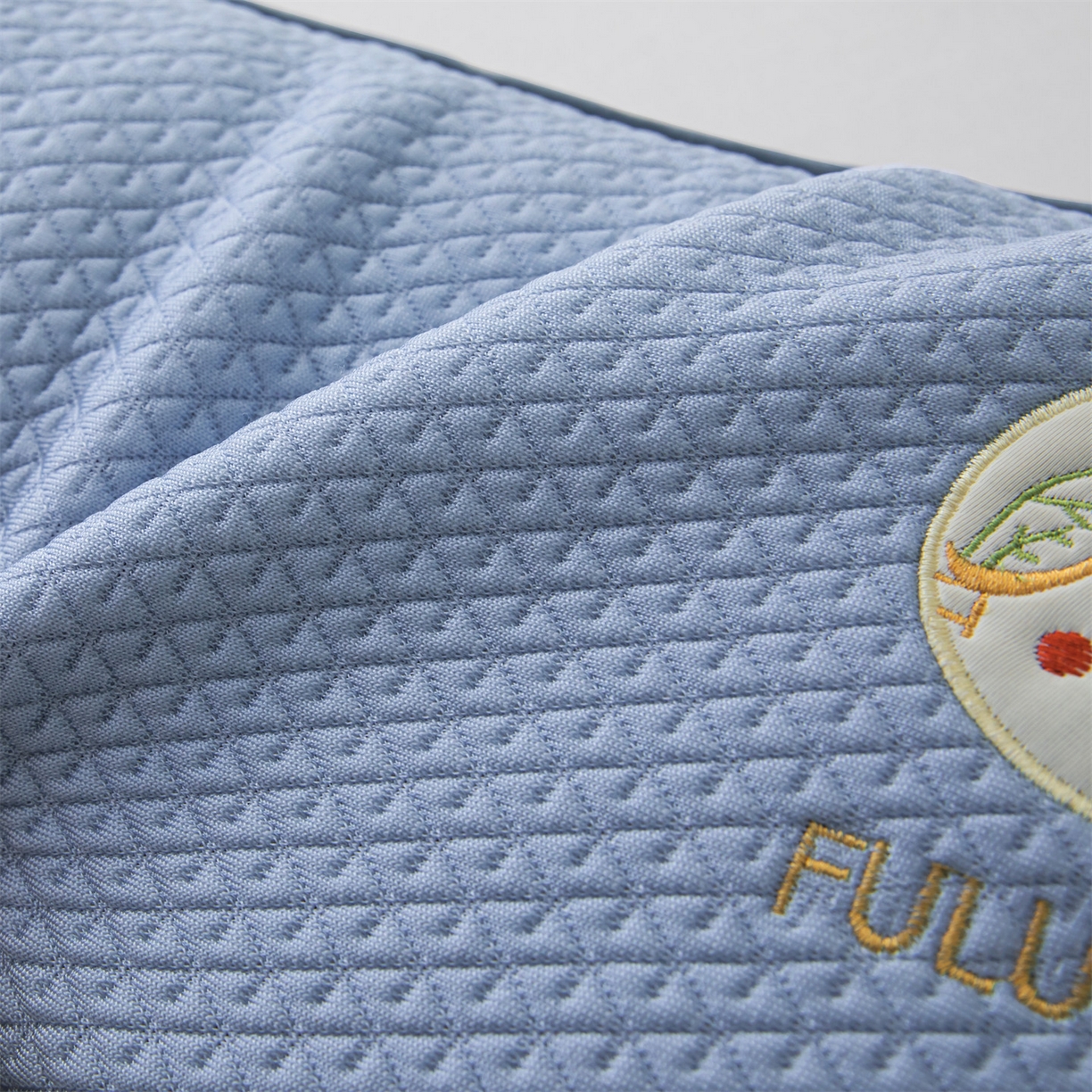 91家纺网 家纺一手货源 找家纺 麦肯锡 2026新款菱形福禄立体荞麦枕枕头枕芯 蓝色