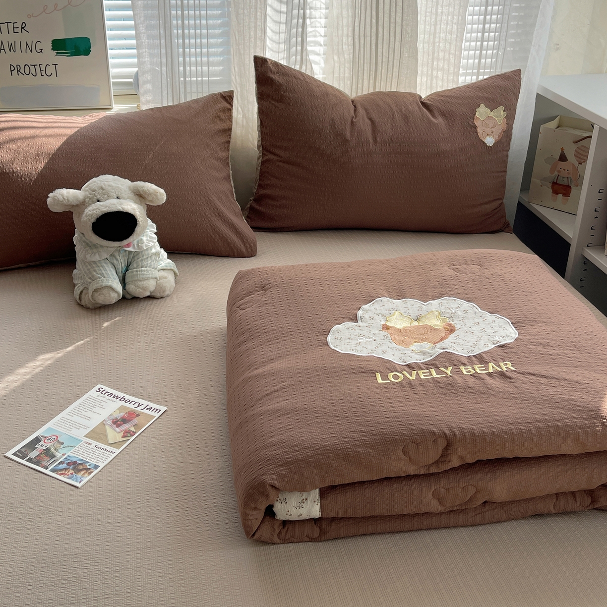 91家纺网 家纺一手货源 找家纺 （总）贝扬思家纺 2026新款泡芙纱夏被夏凉被空调被贴布绣套件@小熊日记系列（可爱到犯规的夏被噜）