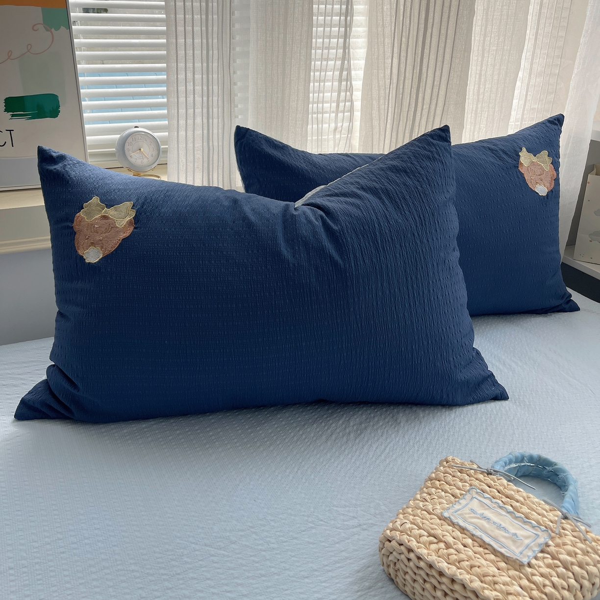 91家纺网 家纺一手货源 找家纺 贝扬思家纺 2026新款泡芙纱夏被夏凉被空调被贴布绣套件@小熊日记系列（可爱到犯规的夏被噜） 小熊日记-藏青