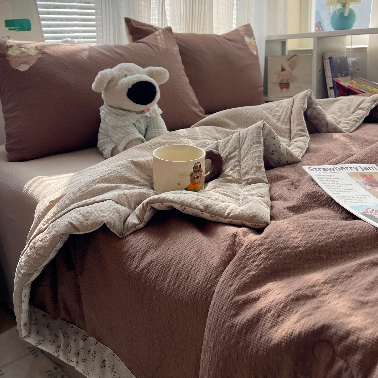 91家纺网 家纺一手货源 找家纺 贝扬思家纺 2026新款泡芙纱夏被夏凉被空调被贴布绣套件@小熊日记系列（可爱到犯规的夏被噜） 小熊日记-咖