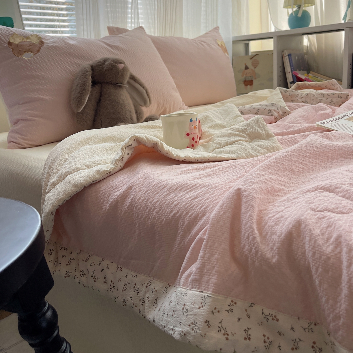 91家纺网 家纺一手货源 找家纺 贝扬思家纺 2026新款泡芙纱夏被夏凉被空调被贴布绣套件@小熊日记系列（可爱到犯规的夏被噜） 小熊日记-黄粉