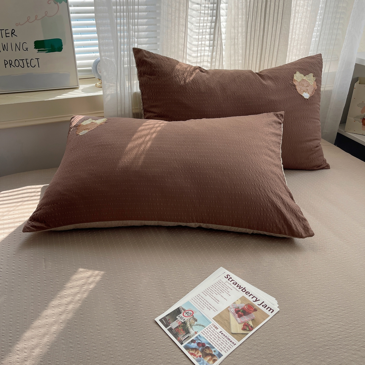 91家纺网 家纺一手货源 找家纺 贝扬思家纺 2026新款泡芙纱夏被夏凉被空调被贴布绣套件@小熊日记系列（可爱到犯规的夏被噜） 小熊日记-咖