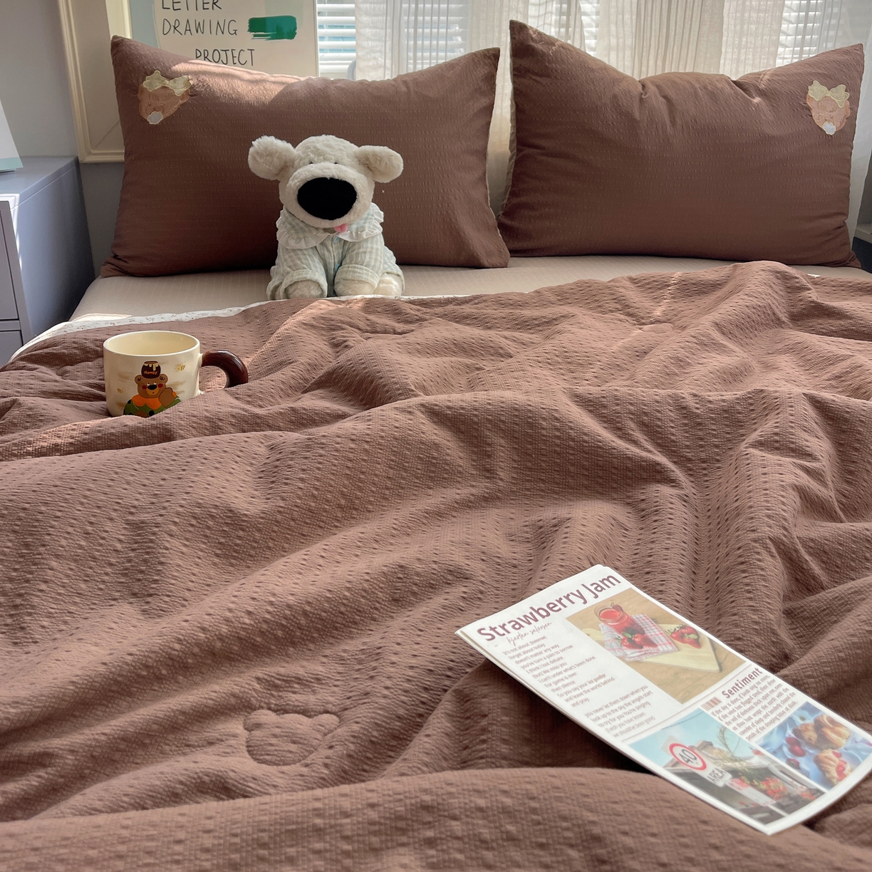 91家纺网 家纺一手货源 找家纺 贝扬思家纺 2026新款泡芙纱夏被夏凉被空调被贴布绣套件@小熊日记系列（可爱到犯规的夏被噜） 小熊日记-咖