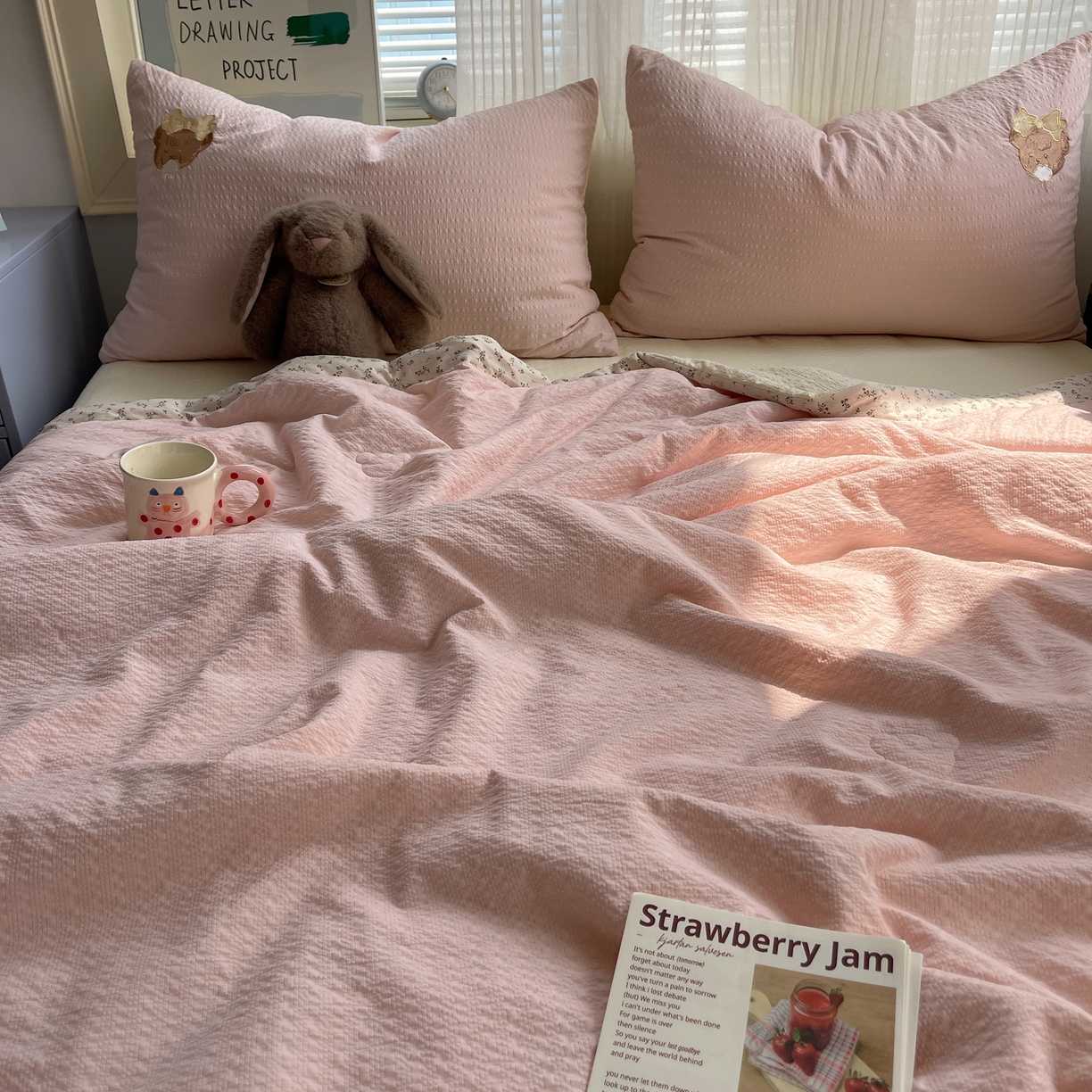 91家纺网 家纺一手货源 找家纺 贝扬思家纺 2026新款泡芙纱夏被夏凉被空调被贴布绣套件@小熊日记系列（可爱到犯规的夏被噜） 小熊日记-黄粉