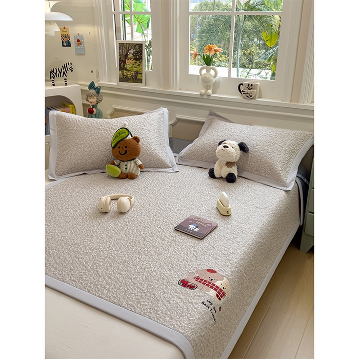 91家纺网 家纺一手货源 找家纺 莱家富 2026新款卡通夏天冰豆豆凉席三件套儿童单人冰丝席凉感值过0.21可机水洗宿舍空 床席款围巾小狗