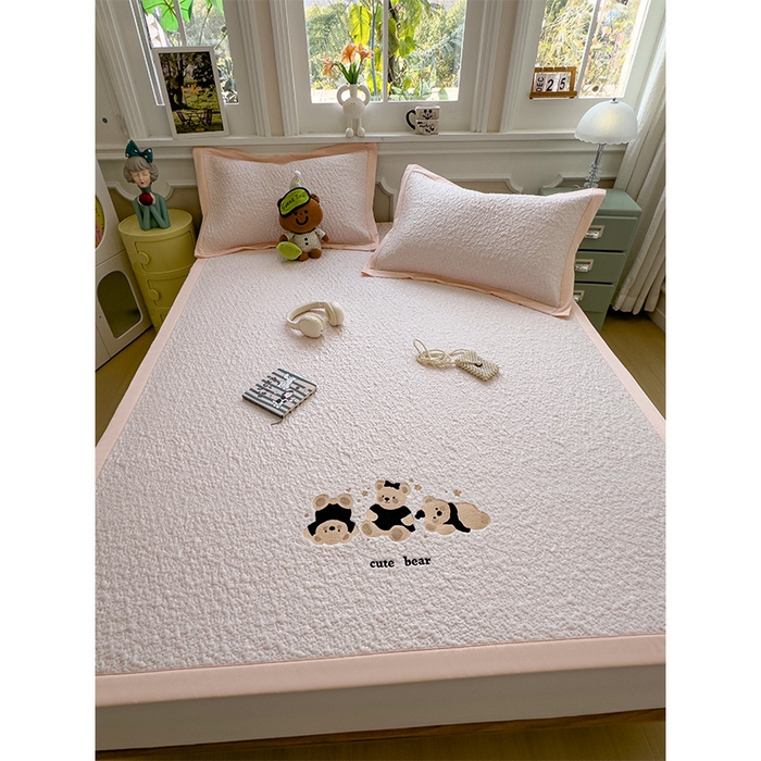 91家纺网 家纺一手货源 找家纺 莱家富 2026新款卡通夏天冰豆豆凉席三件套儿童单人冰丝席凉感值过0.21可机水洗宿舍空 床席款小熊派对