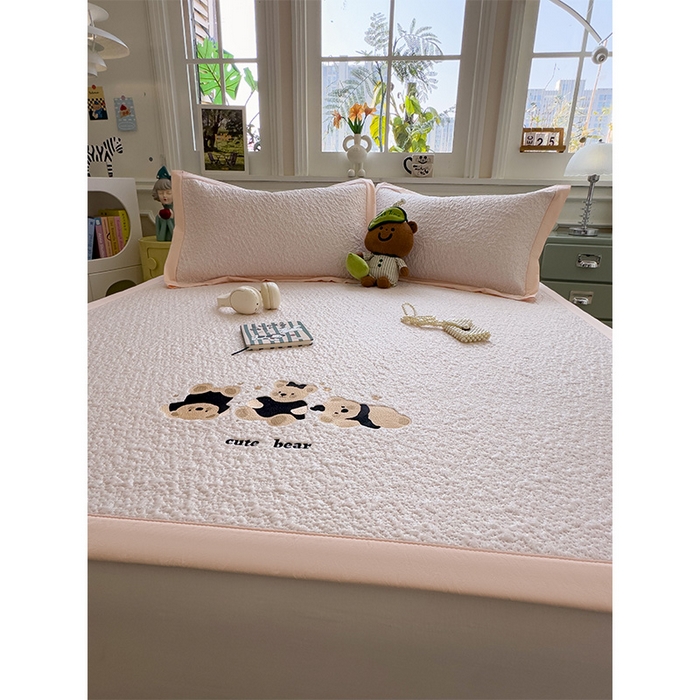 91家纺网 家纺一手货源 找家纺 莱家富 2026新款卡通夏天冰豆豆凉席三件套儿童单人冰丝席凉感值过0.21可机水洗宿舍空 床席款小熊派对