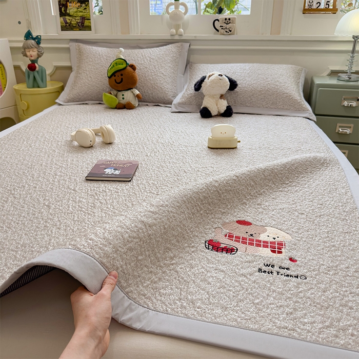 91家纺网 家纺一手货源 找家纺 莱家富 2026新款卡通夏天冰豆豆凉席三件套儿童单人冰丝席凉感值过0.21可机水洗宿舍空 床席款围巾小狗