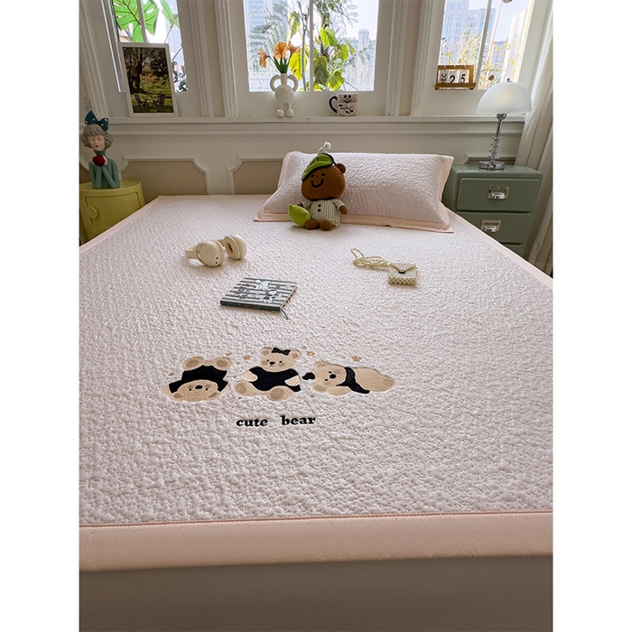 91家纺网 家纺一手货源 找家纺 莱家富 2026新款卡通夏天冰豆豆凉席三件套儿童单人冰丝席凉感值过0.21可机水洗宿舍空 床席款小熊派对