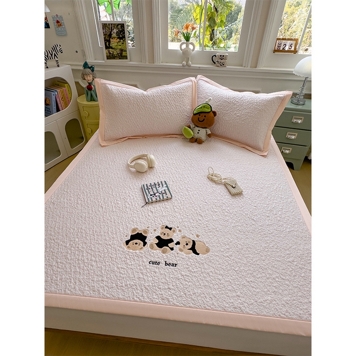 91家纺网 家纺一手货源 找家纺 莱家富 2026新款卡通夏天冰豆豆凉席三件套儿童单人冰丝席凉感值过0.21可机水洗宿舍空 床席款小熊派对