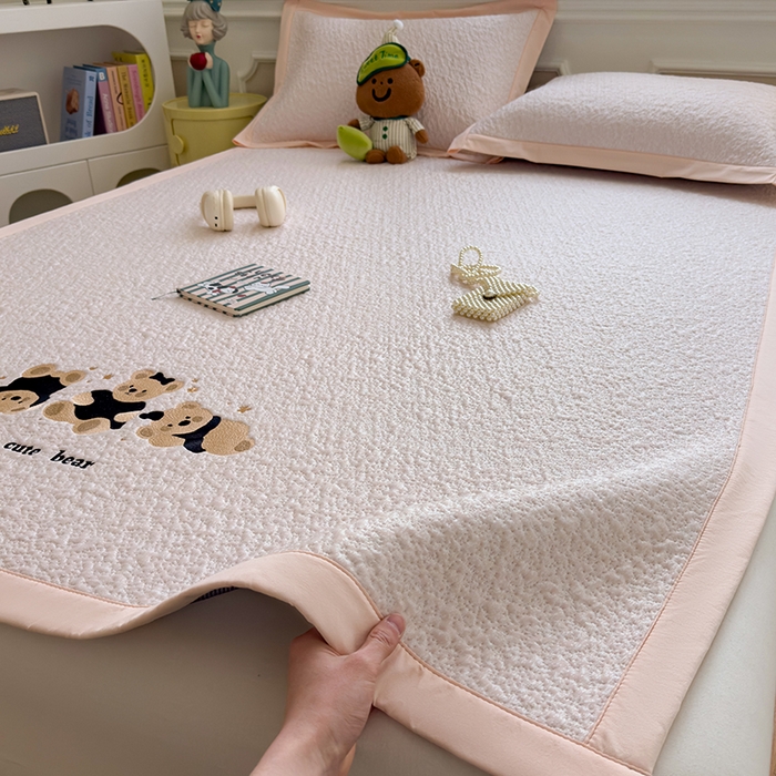 91家纺网 家纺一手货源 找家纺 （总）莱家富 2026新款卡通夏天冰豆豆凉席三件套儿童单人冰丝席凉感值过0.21可机水洗宿舍空