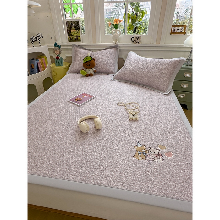 91家纺网 家纺一手货源 找家纺 莱家富 2026新款卡通夏天冰豆豆凉席三件套儿童单人冰丝席凉感值过0.21可机水洗宿舍空 床席款甜梦小熊