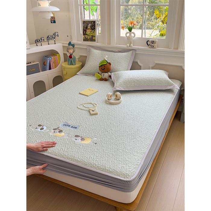 91家纺网 家纺一手货源 找家纺 莱家富 2026新款卡通夏天冰豆豆凉席三件套儿童单人冰丝席凉感值过0.21可机水洗宿舍空 床笠款三只小狗