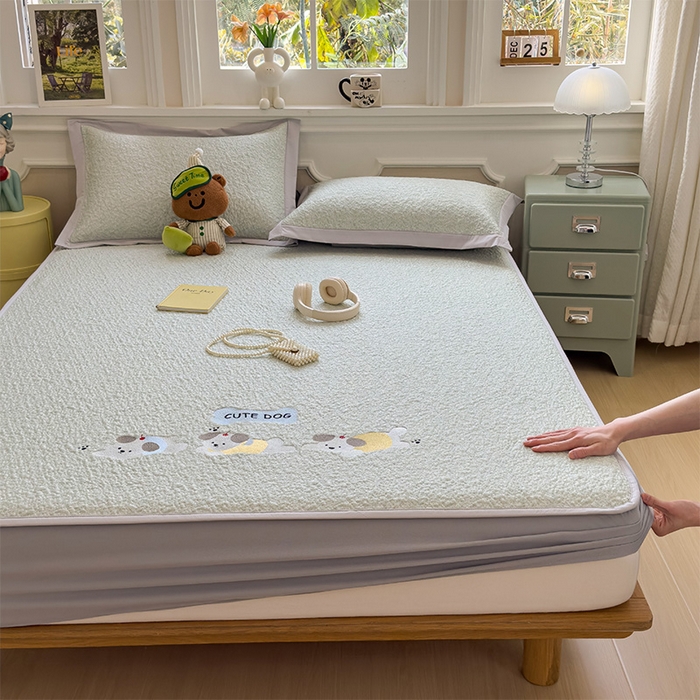 91家纺网 家纺一手货源 找家纺 莱家富 2026新款卡通夏天冰豆豆凉席三件套儿童单人冰丝席凉感值过0.21可机水洗宿舍空 床笠款三只小狗