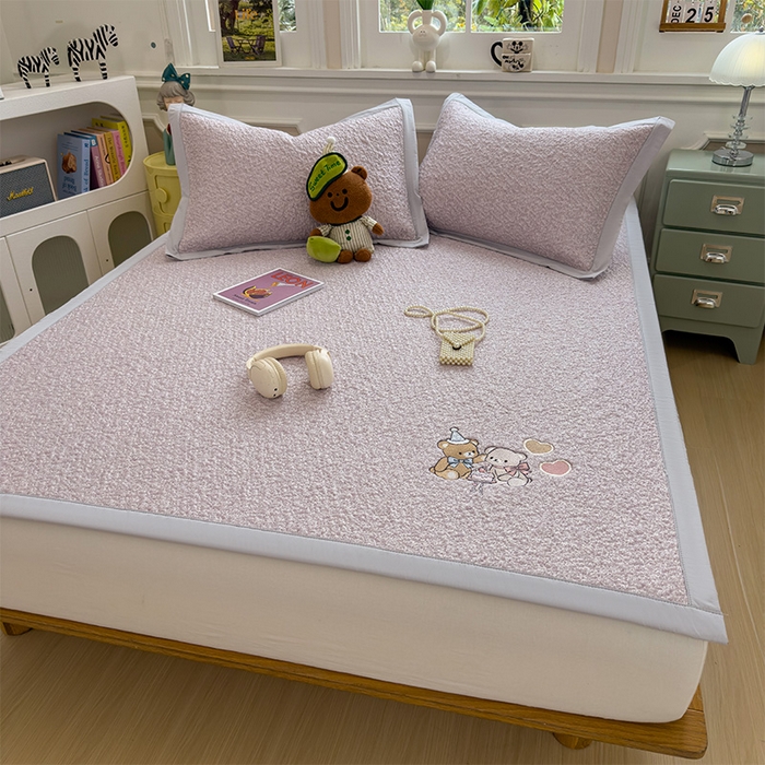 91家纺网 家纺一手货源 找家纺 莱家富 2026新款卡通夏天冰豆豆凉席三件套儿童单人冰丝席凉感值过0.21可机水洗宿舍空 床席款甜梦小熊