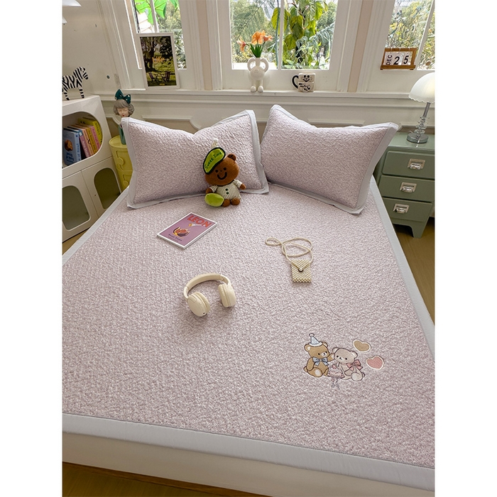 91家纺网 家纺一手货源 找家纺 莱家富 2026新款卡通夏天冰豆豆凉席三件套儿童单人冰丝席凉感值过0.21可机水洗宿舍空 床席款甜梦小熊