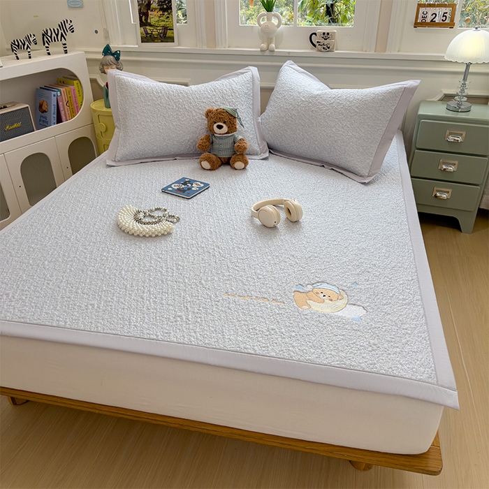 91家纺网 家纺一手货源 找家纺 莱家富 2026新款卡通夏天冰豆豆凉席三件套儿童单人冰丝席凉感值过0.21可机水洗宿舍空 床席款睡梦狗狗