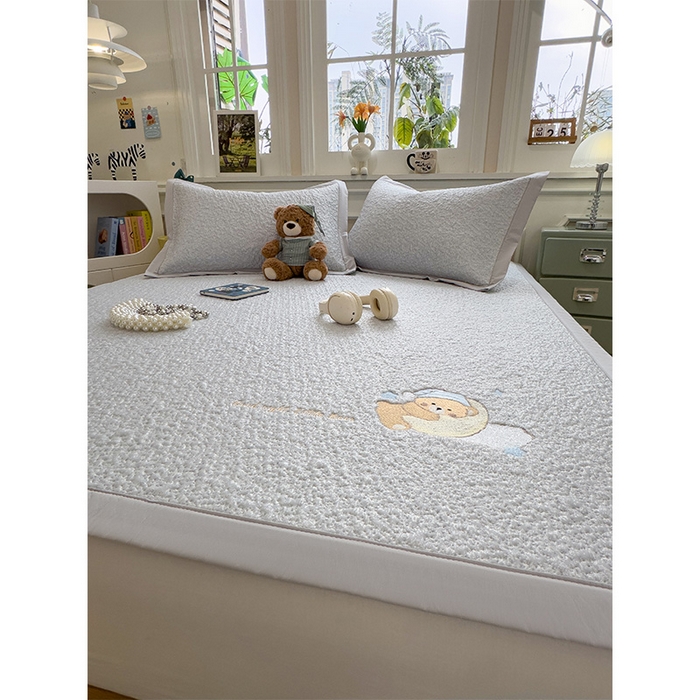 91家纺网 家纺一手货源 找家纺 莱家富 2026新款卡通夏天冰豆豆凉席三件套儿童单人冰丝席凉感值过0.21可机水洗宿舍空 床席款睡梦狗狗