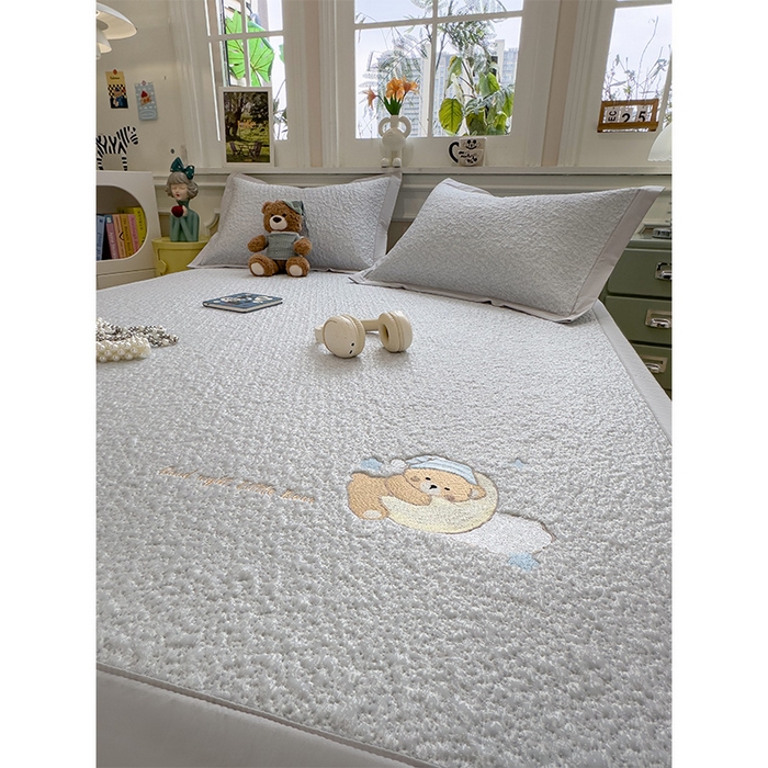 91家纺网 家纺一手货源 找家纺 莱家富 2026新款卡通夏天冰豆豆凉席三件套儿童单人冰丝席凉感值过0.21可机水洗宿舍空 床席款睡梦狗狗