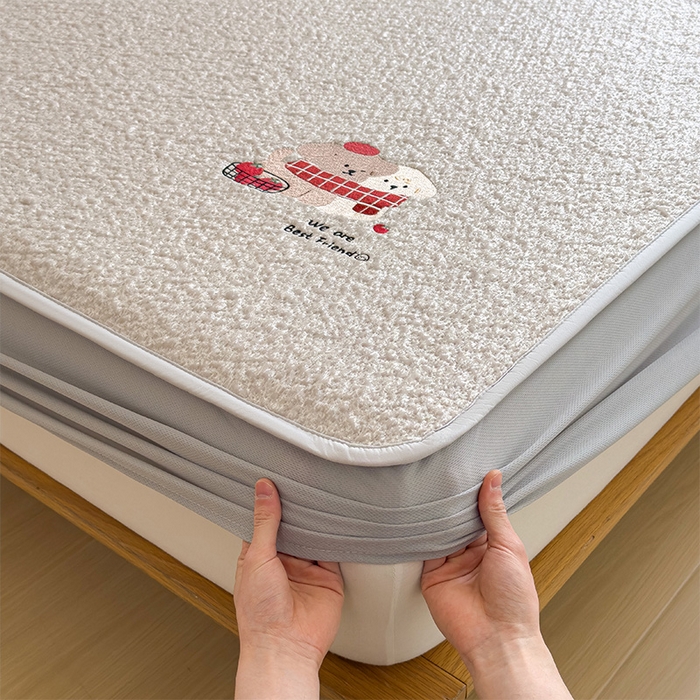 91家纺网 家纺一手货源 找家纺 莱家富 2026新款卡通夏天冰豆豆凉席三件套儿童单人冰丝席凉感值过0.21可机水洗宿舍空 床笠款围巾小狗