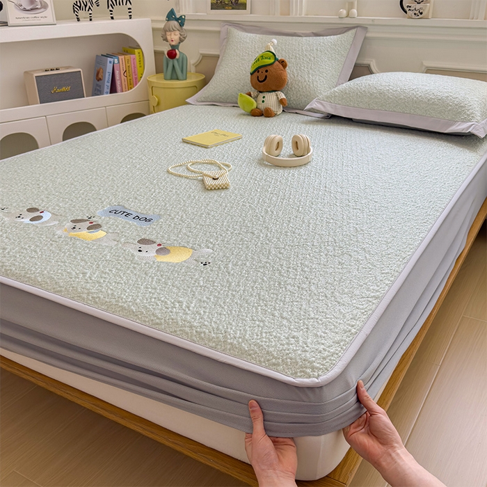 91家纺网 家纺一手货源 找家纺 莱家富 2026新款卡通夏天冰豆豆凉席三件套儿童单人冰丝席凉感值过0.21可机水洗宿舍空 床笠款三只小狗