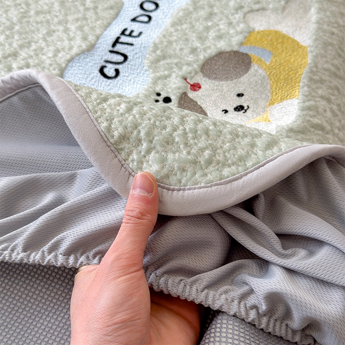 91家纺网 家纺一手货源 找家纺 莱家富 2026新款卡通夏天冰豆豆凉席三件套儿童单人冰丝席凉感值过0.21可机水洗宿舍空 床笠款三只小狗