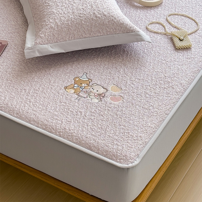 91家纺网 家纺一手货源 找家纺 莱家富 2026新款卡通夏天冰豆豆凉席三件套儿童单人冰丝席凉感值过0.21可机水洗宿舍空 床笠款甜梦小熊