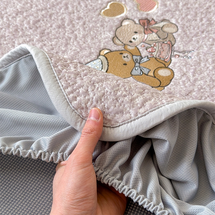 91家纺网 家纺一手货源 找家纺 莱家富 2026新款卡通夏天冰豆豆凉席三件套儿童单人冰丝席凉感值过0.21可机水洗宿舍空 床笠款甜梦小熊