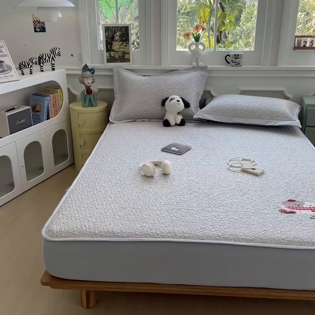 91家纺网 家纺一手货源 找家纺 莱家富 2026新款卡通夏天冰豆豆凉席三件套儿童单人冰丝席凉感值过0.21可机水洗宿舍空 床席款围巾小狗