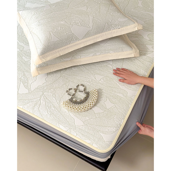 91家纺网 家纺一手货源 找家纺 莱家富 2026新款凉感过0.21夏天家用床单软席子可机洗空调席夏季高端华夫格凉席三件套 床笠款家大叶大-松果绿