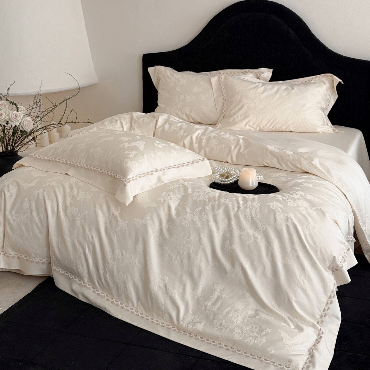 91家纺网 家纺一手货源 找家纺 爱缦 2026新款玫瑰蝶翼系列高精密金银丝天丝棉提花工艺款优质高端四件套 云朵白