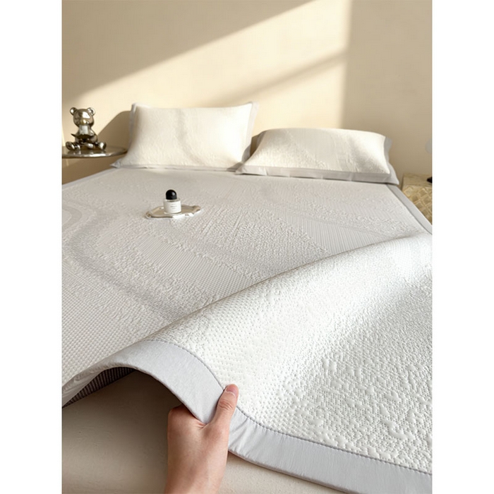 91家纺网 家纺一手货源 找家纺 莱家富 2026新款冰丝凉席子夏天家用凉感值过0.21冰豆豆A类母婴级床单床笠可机洗-云 床席款雪花浅灰